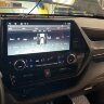Toyota Highlander (с 2022г.в. по настоящее время), круговой обзор, GPS штатная CARMEDIA KP-T1215-AND12 (TS10 8x2,3 Ghz, 6Gb Ram, 128Gb ROM, IPS LCD, Wi-Fi, Bluetooth,  external microphone, 4G встроен, DSP) Штатное головное мультимедийное устройство на OS 