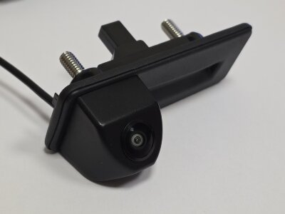 Skoda Octavia A5 (2004-2013), Superb 2 (2008-2015), Fabia в ручку открывания багажника CarMedia ZF-8012H-1080P25HZ Цветная штатная камера заднего вида AHD1080P25HZ-CVBS в ручку открывания багажника