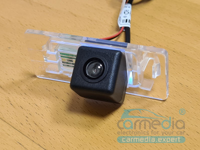 Лада Веста (Седан, СВ, СВ кросс) Lada Vesta CarMedia CM-7202KB CCD-sensor Night Vision (ночная съёмка) с линиями разметки (Линза-Стекло) Цветная штатная камера заднего вида