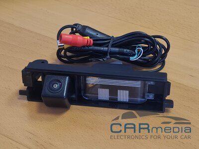 Toyota RAV4 (с 2002г.в. по 2013г.в.), Auris / Chery Tiggo, M11 CarMedia CM-7271KB CCD-sensor Night Vision (ночная съёмка) с линиями разметки (Линза-Стекло) Цветная штатная камера заднего вида вместо плафона подсветки номера
